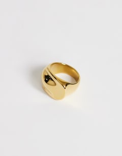 Model wearing Roma waterproof stainless steel ring in silver