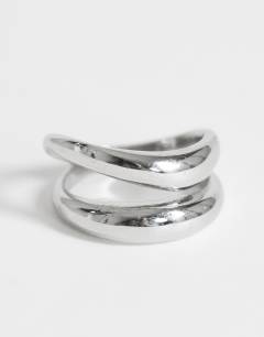 Model wearing Rosie waterproof stainless steel ring in silver