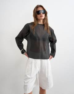 Round neck organza top in black