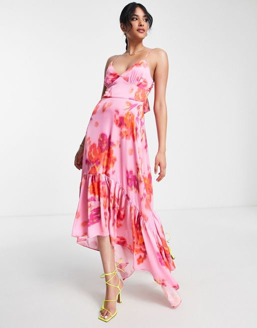 Topshop – Różowa asymetryczna sukienka midi na ramiączkach w rozmyty  kwiatowy wzór | ASOS
