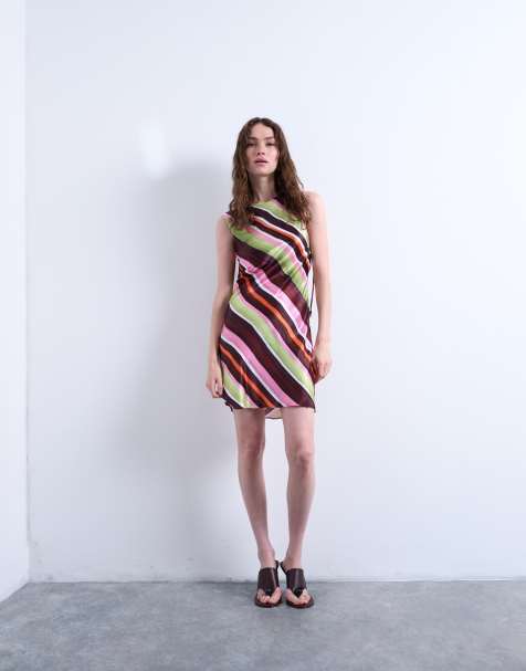 Topshop – Różowo-zielona satynowa sukienka mini z wycięciem na plecach - view 1