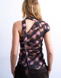 Model wearing Ruched check print scarf detail asymmetric hem top in chocolate