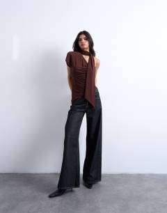 Model wearing Ruched scarf detail asymmetric hem top in chocolate
