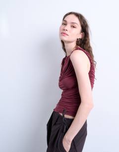 Ruffle detail tank top in berry