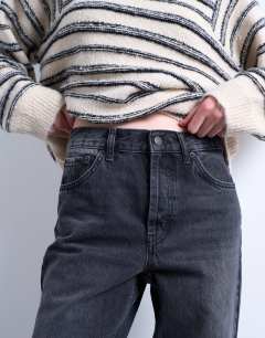 Model wearing Runway mid rise straight jean in washed black