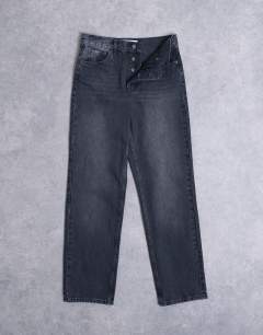 Model wearing Runway mid rise straight jean in washed black