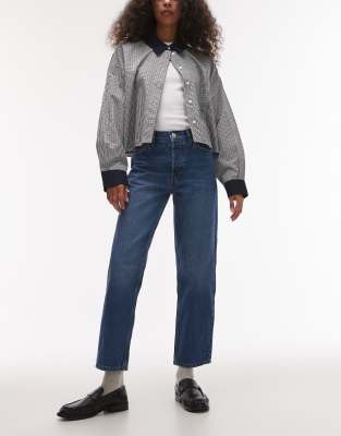 Topshop - Runway - Straight Jeans in Mittelblau mit mittelhohem Bund