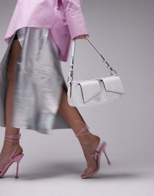 Topshop – Saffron – Strukturierte Schultertasche in Kroko-Weiß mit zwei Außenfächern