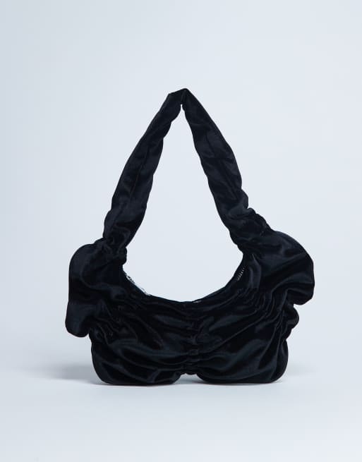 Topshop - Saphire - Sac porté épaule froncé en velours - Noir