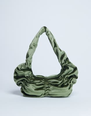 Topshop - Sapphire - Geraffte Schultertasche aus Samt in Khaki-Grün