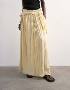 Model wearing Sash tie crinkle full maxi skirt in natural
