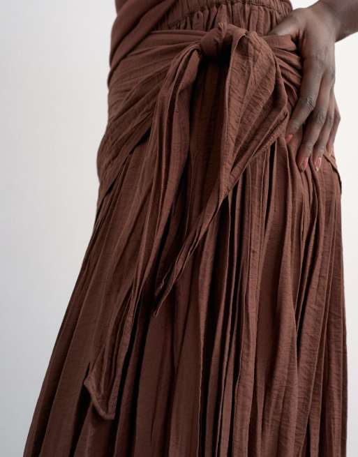 Topshop sash tie full circle crinkle maxi skirt in chocolate, 5 of 5
