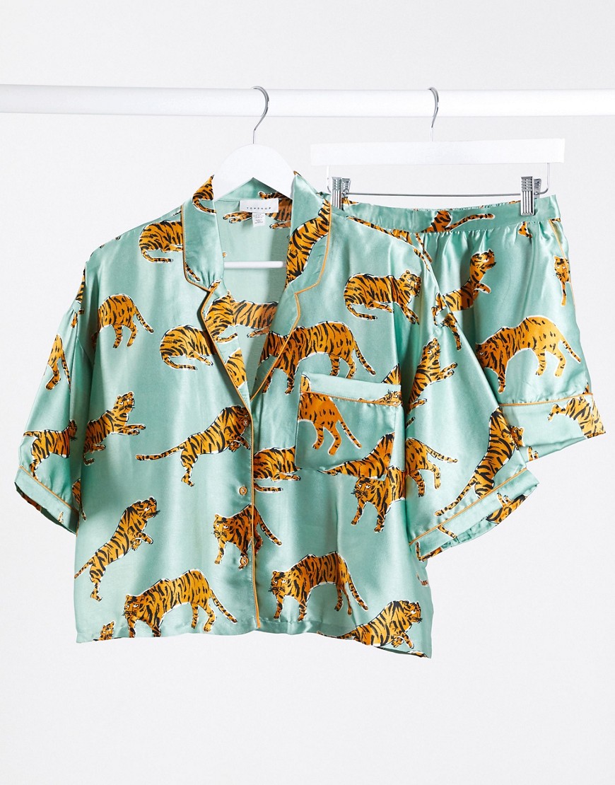 Topshop - Satijnen pyjamaset met dierenprint in saliegroen