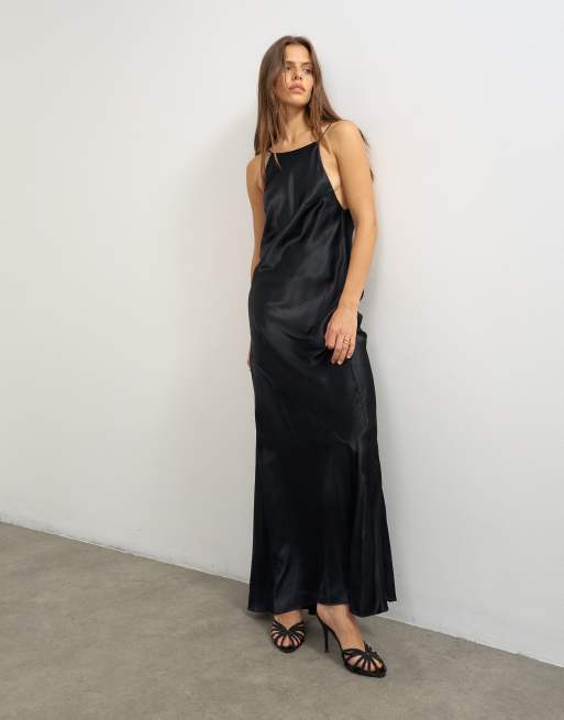 Topshop satin bias halterneck maxikjole med åben dyb ryg i sort, 2 af 4