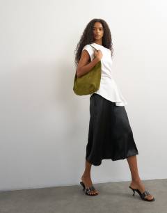 Model wearing Satin culotte in black