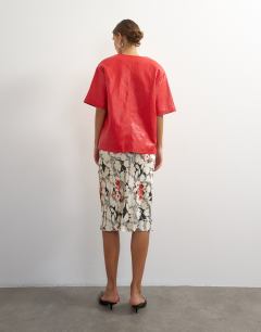 Model wearing Satin jacquard 90s length skirt in mono floral print