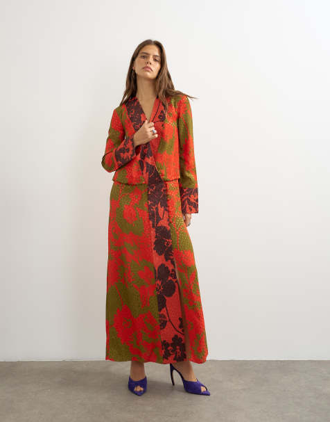 Topshop satin jacquard maxiklänning med sänkt midja, långa ärmar och omlottdesign framtill i blandat rött blommönster - view 1