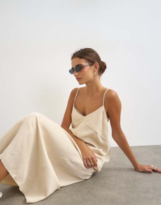Topshop Satin-Maxikleid mit doppelter Lage, Trägern und Nahtdetails in Stone, 3 von 4