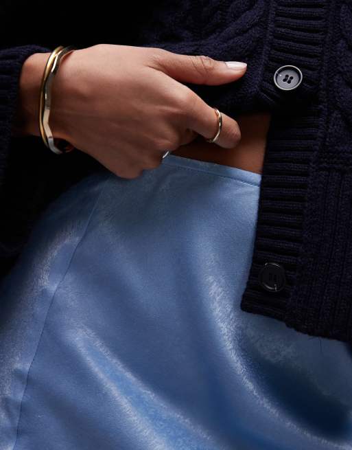 Topshop – Satin-Minirock in Blassblau mit Besatz aus marineblauer Spitze, 5 von 5