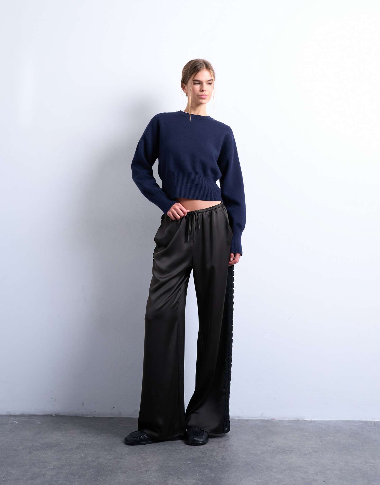 Атласные брюки Topshop коричневого цвета с кружевными вставками