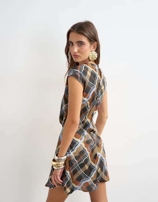 Topshop satin short sleeve asymmetric tunic mini dress in warped check print, 3 of 4