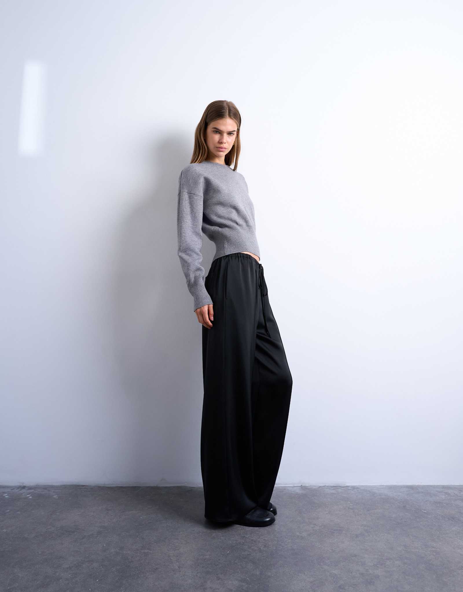 Широкие брюки из атласа Topshop с завязками на талии и застежкой-молнией черного цвета