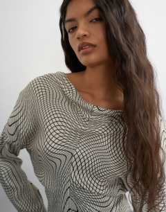 Model wearing Satin wide collapsed neck blouson maxi dress in mono wavy print