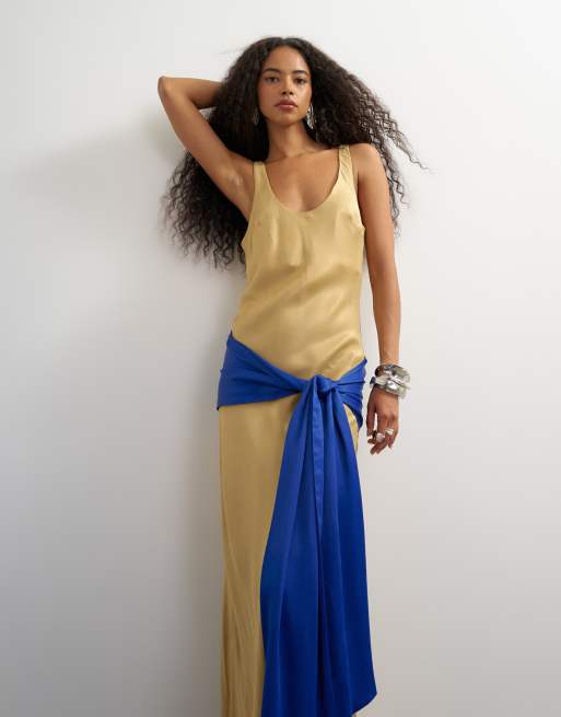 Topshop satinmaxiklänning med sänkt midja och kontrasterande knytskärp i guld och blått, 4 av 4
