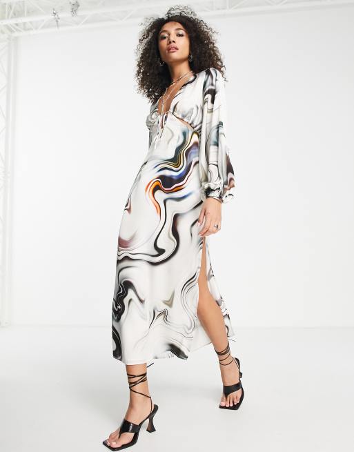 Topshop – Satynowa sukienka midi w abstrakcyjny marmurowy wzór z wycięciem
