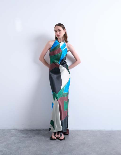 Topshop – Satynowa sukienka z dekoltem halter w abstrakcyjny wzór