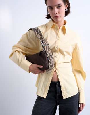 Topshop - Scarlett - Schultertasche aus Wildleder in Schokobraun mit Kontrastriemen mit Schlangenmuster-Brown
