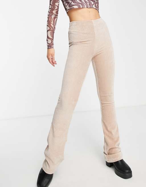 Topshop – Schlaghose aus elastischem Cord in Ecru ASOS