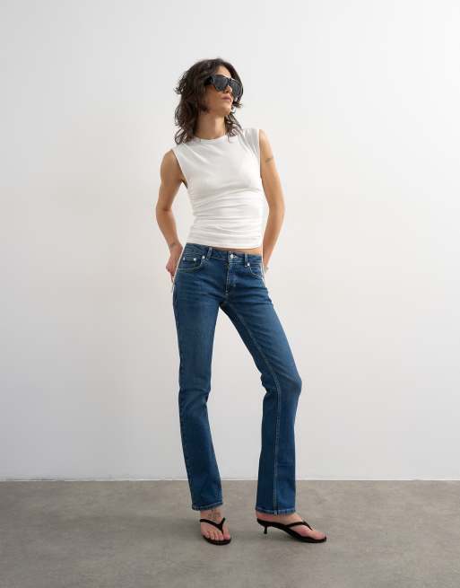 Topshop – Schmal geschnittene Jeans in kräftigem Blau mit niedrigem Bund, 3 von 5