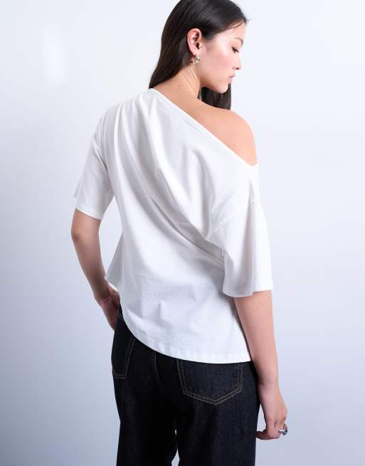 Topshop – Schulterfreies, asymmetrisches Oberteil in Elfenbein mit gerafftem Detail, 4 von 4