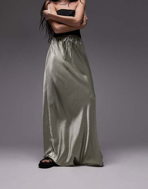 Topshop – Ściągana na sznurek spódnica maxi cięta ze skosu z imitacji satyny w kolorze khaki
