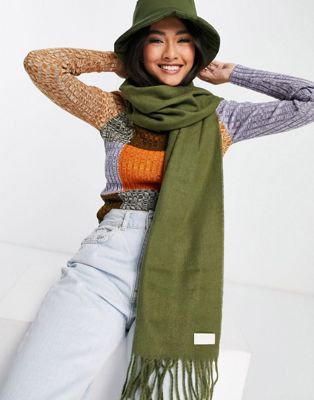 Topshop – Sehr weicher Schal aus recyceltem Material in Grün mit gewebter Lasche