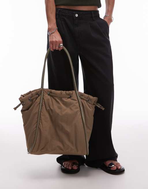 Topshop – Selina – Tasche aus Nylon in Khaki mit geraffter Paspelierung, 4 von 4