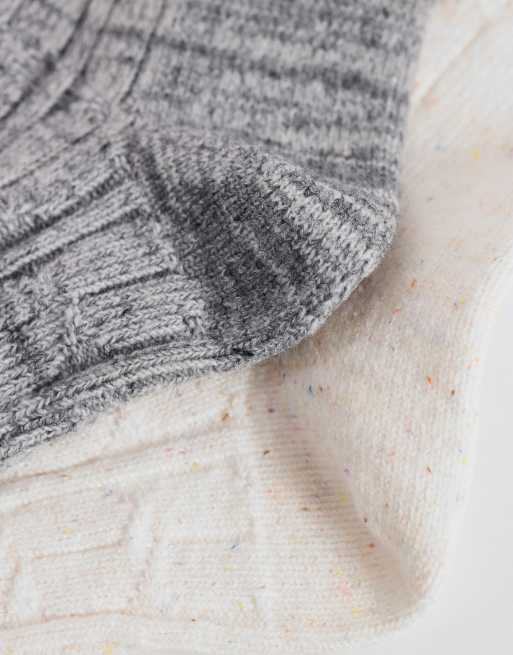 Topshop set van 2 kabelgebreide comfortabele sokken in gebroken wit en grijs gemêleerd, 3 van 3