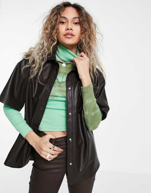 Topshop - Shacket van imitatieleer met korte mouwen in bruin