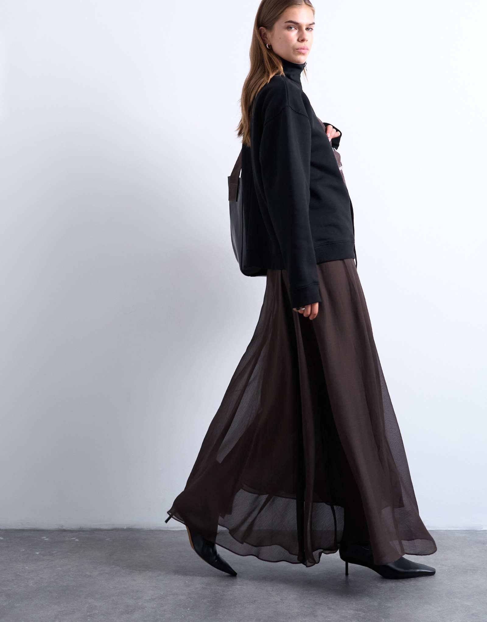 Прозрачная макси-юбка в полный рост от Topshop шоколадного цвета