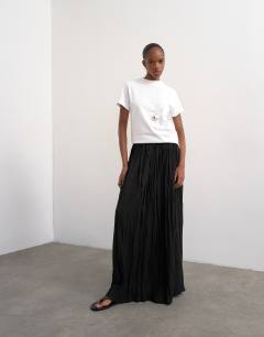Shirred waist crinkle full circle skirt in black