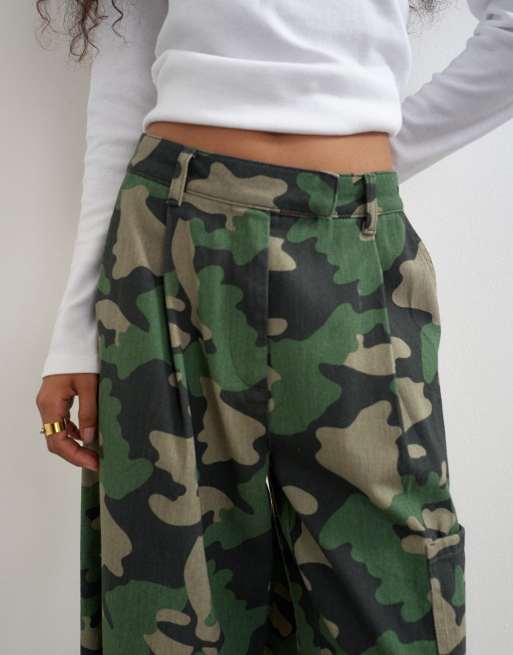 Topshop short cargo long en camouflage, 2 de 5