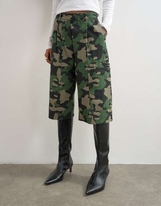 Topshop short cargo long en camouflage, 3 de 5