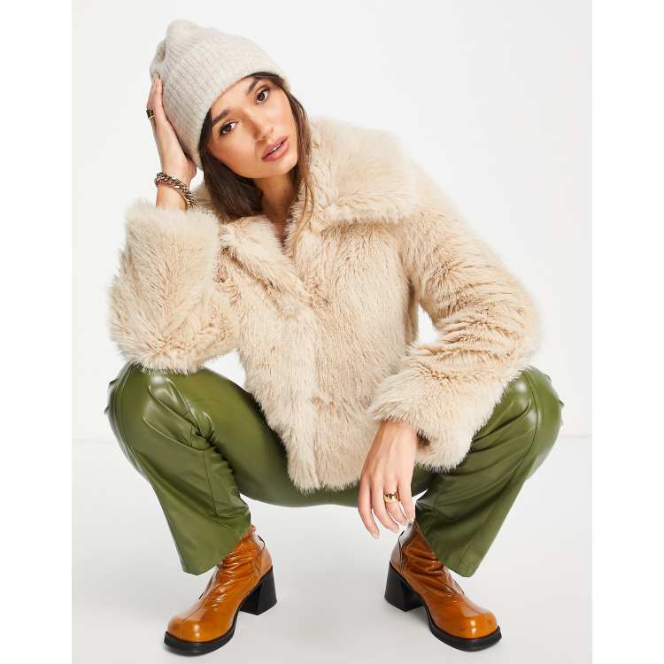 Short faux 2025 fur jacket cream