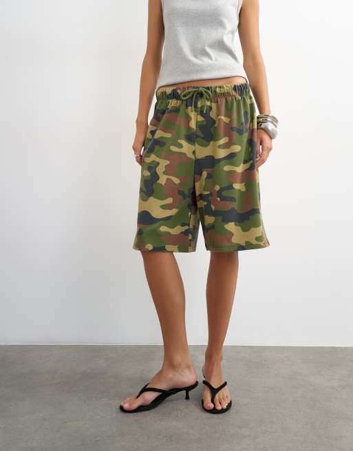 Topshop - Short long noué à détail noué - Kaki délavé camouflage, 5 de 5