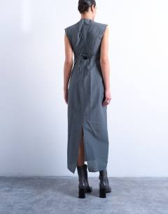 Model wearing Short sleeve cami layered maxi dress in slate grey