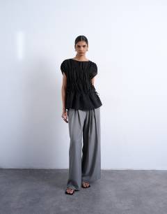 Short sleeve channelled tie side top in black