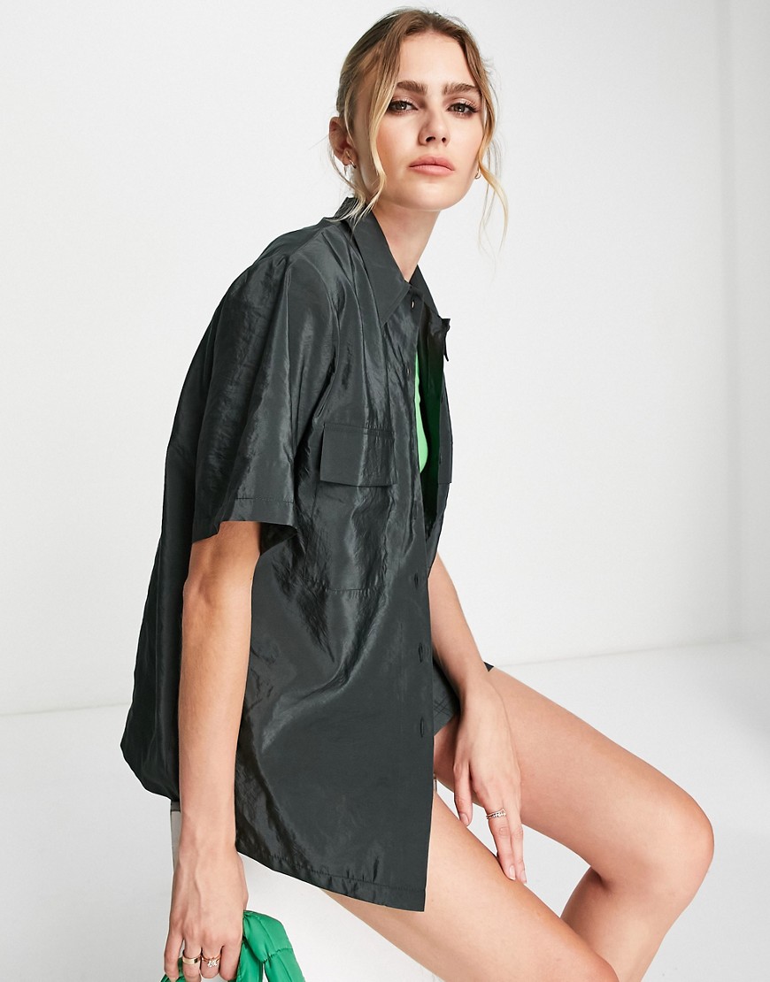 Topshop short sleeve double pocket utility shirt in charcoal-Grey