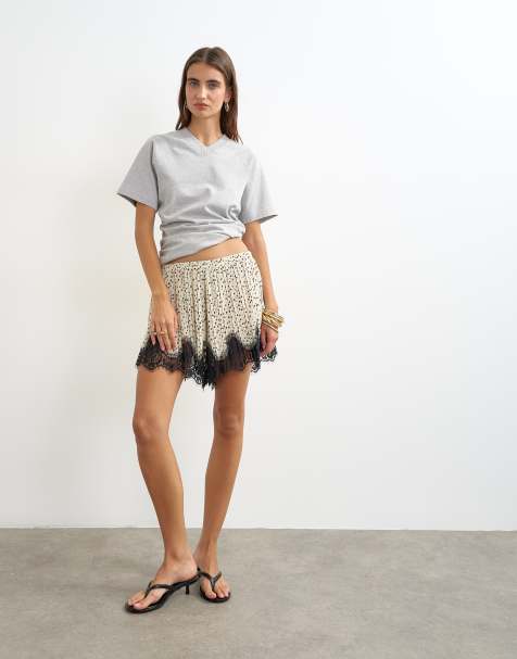 Topshop shorts med polkaprikket blondetrim i mono - view 1
