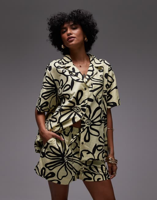Topshop - Shorts met linnenlook en hoge taille, trekkoord en bloemenprint in felgeel, deel van co-ord set